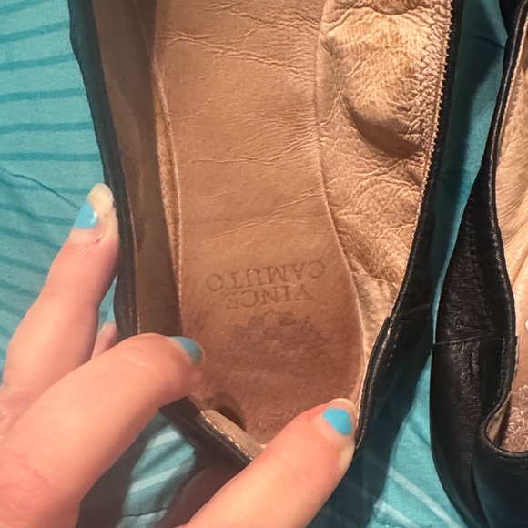 Vince Camuto Black Leather Flats - Picture 2 of 4